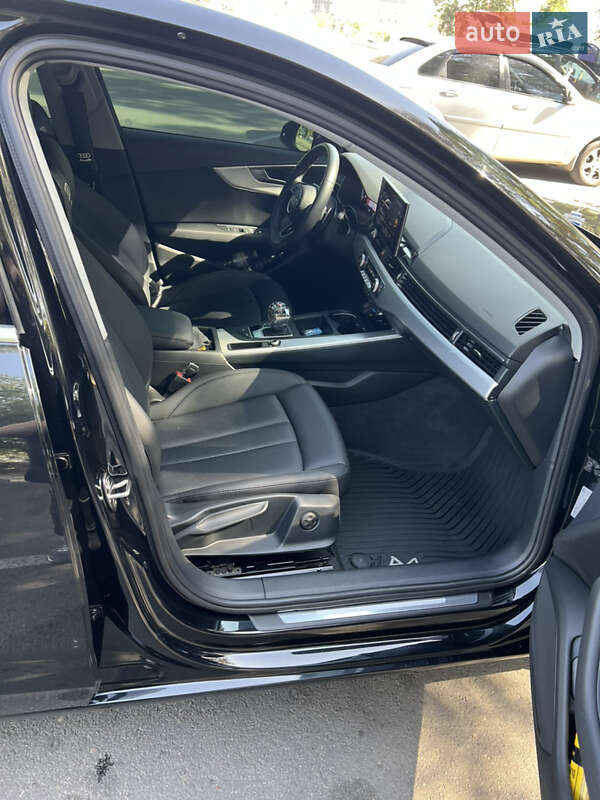 Седан Audi A4 2020 в Днепре