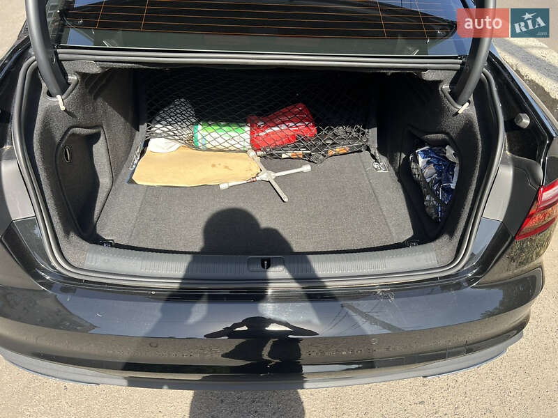 Седан Audi A4 2020 в Днепре