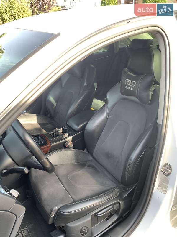 Седан Audi A4 2010 в Макарові