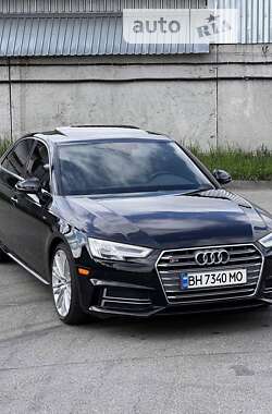 Седан Audi A4 2016 в Львові