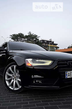 Седан Audi A4 2012 в Днепре