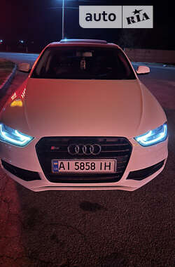 Седан Audi A4 2014 в Узине