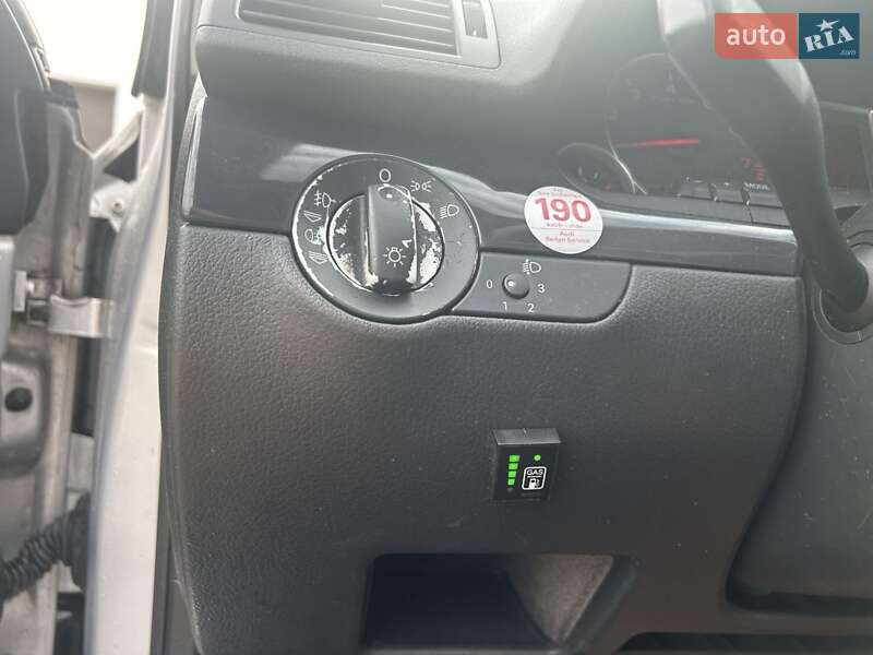 Седан Audi A4 2002 в Овруче