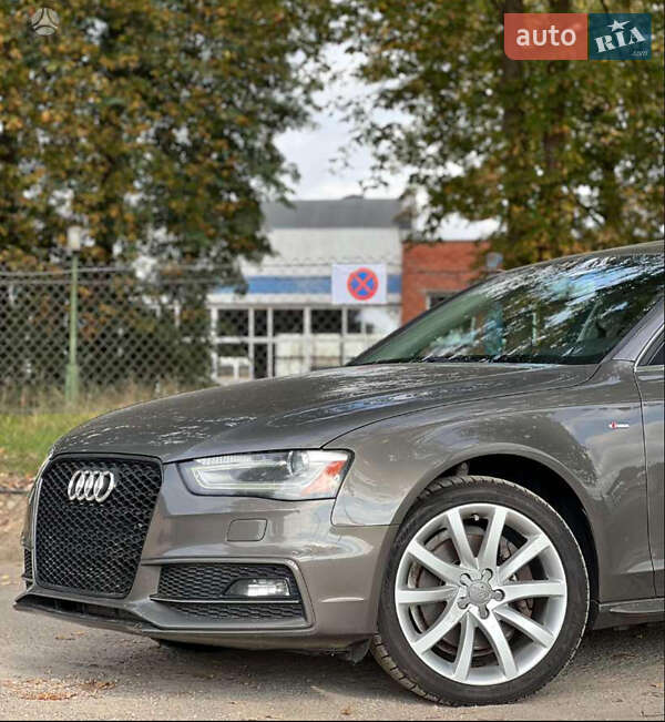 Седан Audi A4 2014 в Луцке