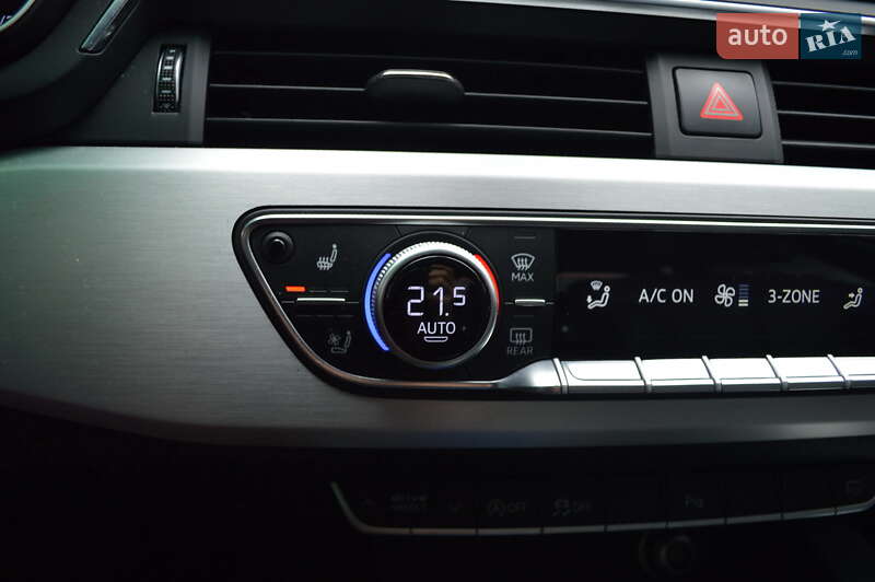 Седан Audi A4 2016 в Львове