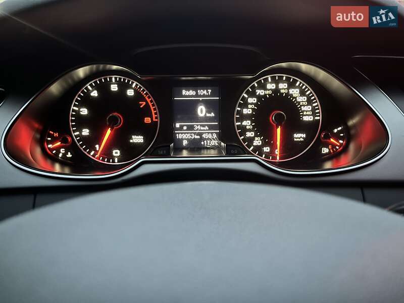 Седан Audi A4 2012 в Львове