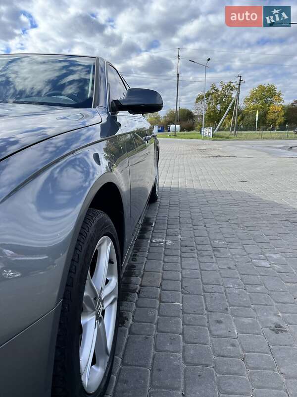 Седан Audi A4 2012 в Львове