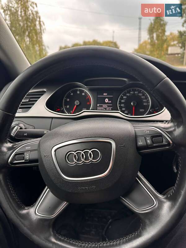 Седан Audi A4 2013 в Александрие