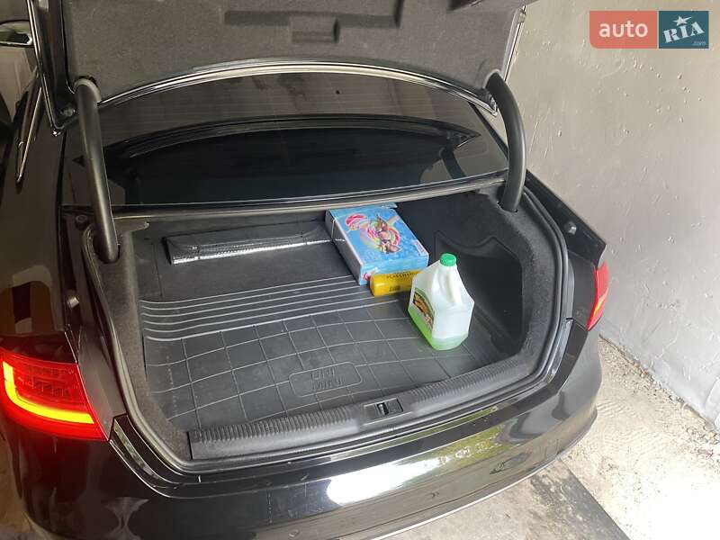 Седан Audi A4 2013 в Александрие