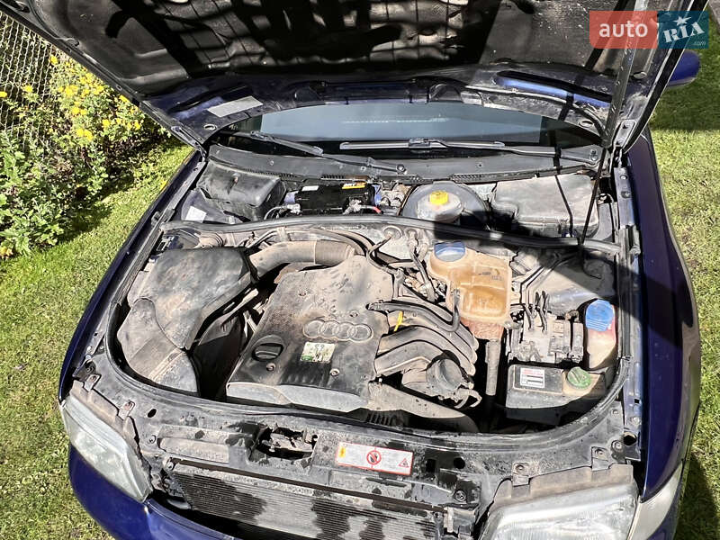 Седан Audi A4 1998 в Львове