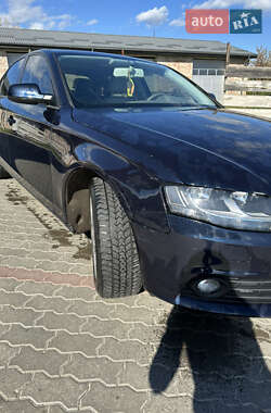 Седан Audi A4 2011 в Калуше