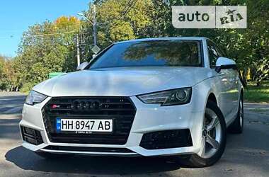 Седан Audi A4 2018 в Одесі