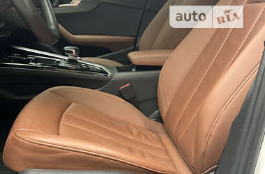 Седан Audi A4 2020 в 