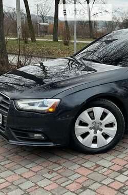 Седан Audi A4 2013 в Кропивницькому