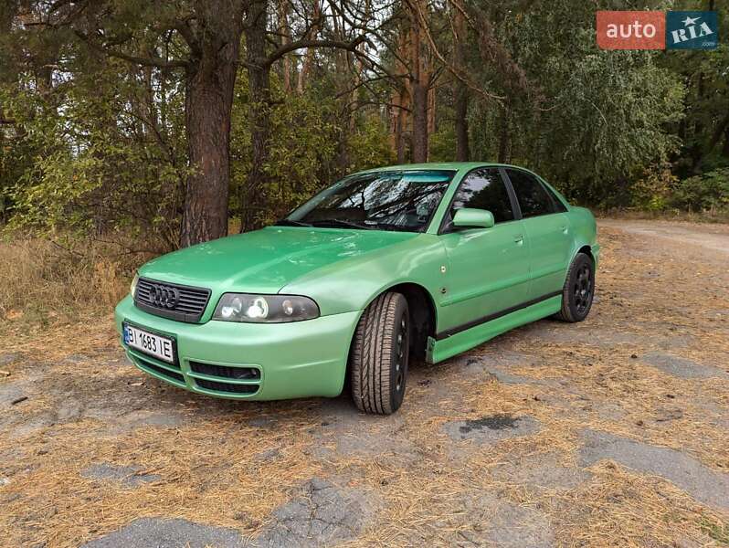 Седан Audi A4 1997 в Миргороде