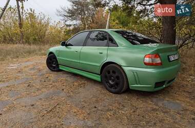 Седан Audi A4 1997 в Миргороде