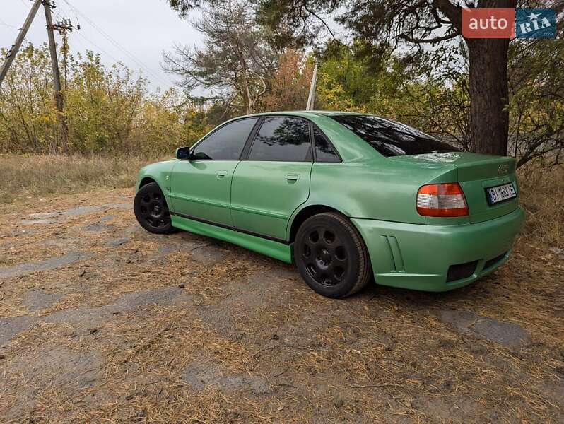 Седан Audi A4 1997 в Миргороде
