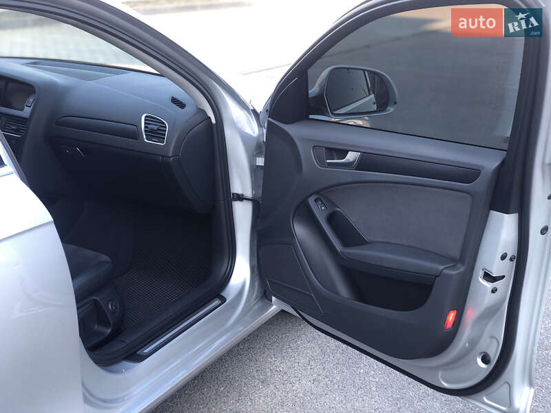 Седан Audi A4 2008 в Хусте