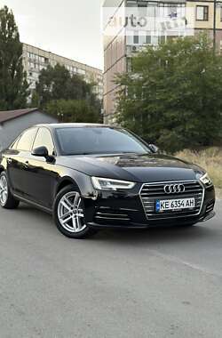 Седан Audi A4 2017 в Дніпрі