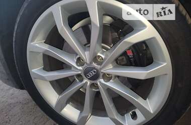 Седан Audi A4 2014 в Киеве