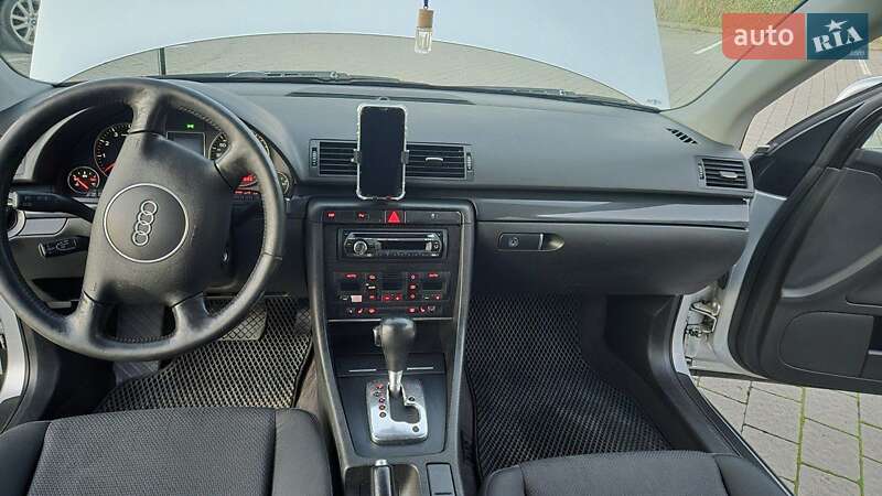 Седан Audi A4 2001 в Пустомытах