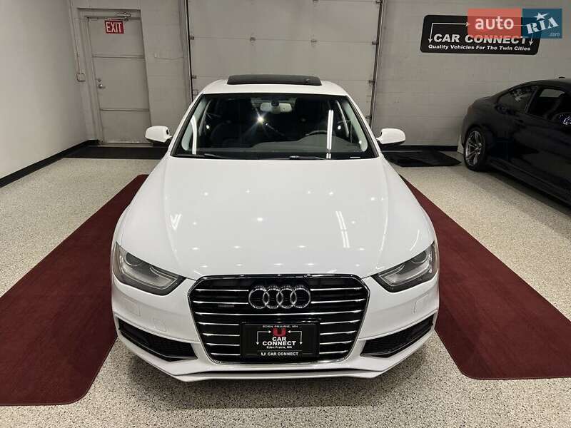 Седан Audi A4 2014 в Львове
