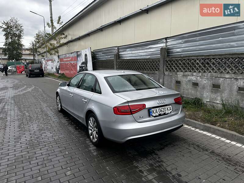 Седан Audi A4 2012 в Києві