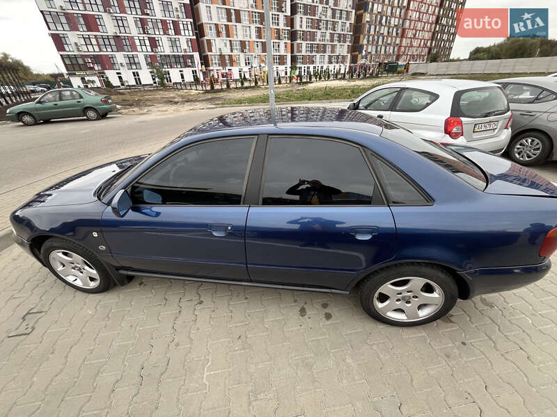 Седан Audi A4 1996 в Киеве