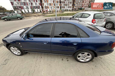 Седан Audi A4 1996 в 