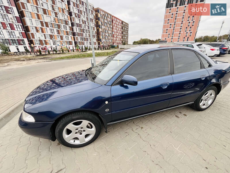 Седан Audi A4 1996 в Киеве