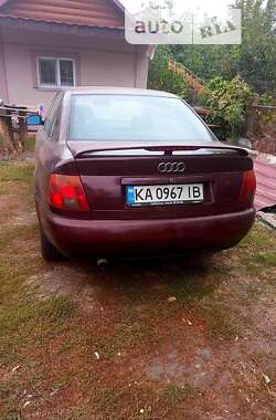 Седан Audi A4 1995 в Черкасах