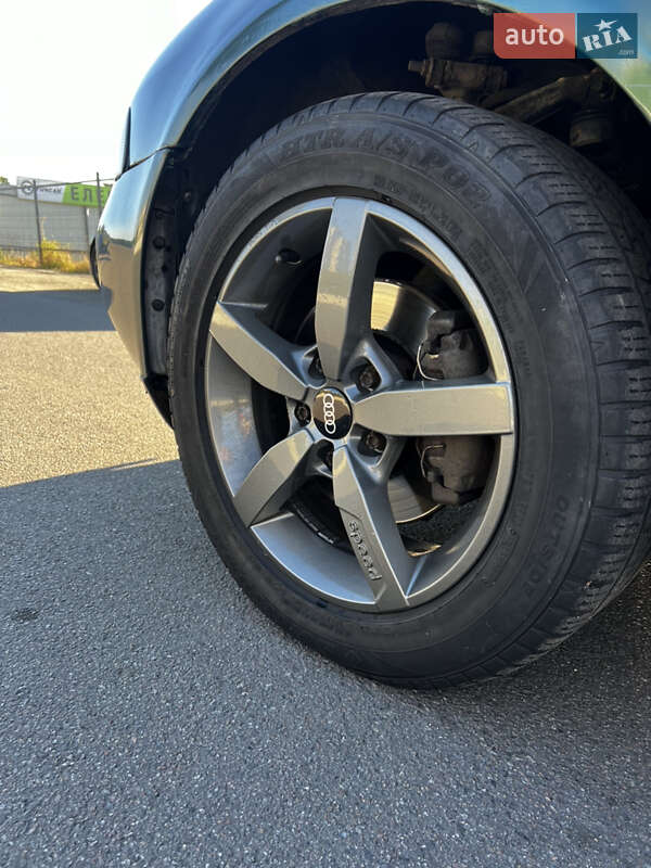 Седан Audi A4 1995 в Києві