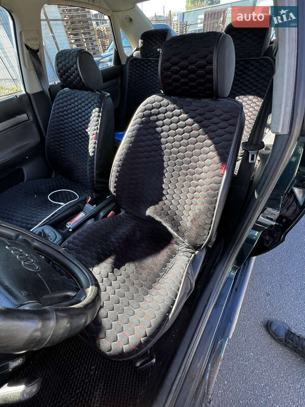 Седан Audi A4 1995 в Києві