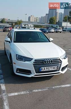 Седан Audi A4 2019 в 