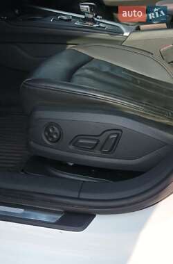 Седан Audi A4 2019 в 