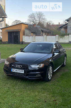 Седан Audi A4 2014 в Самборі