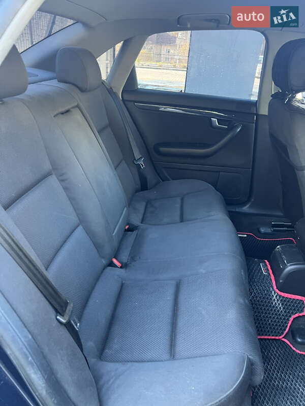 Седан Audi A4 2004 в Яремче