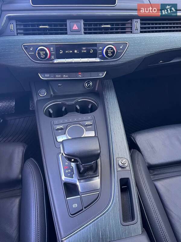 Седан Audi A4 2017 в Львове