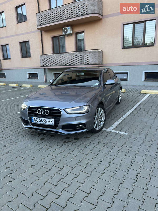 Седан Audi A4 2015 в Ужгороде