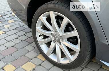 Седан Audi A4 2014 в Луцке