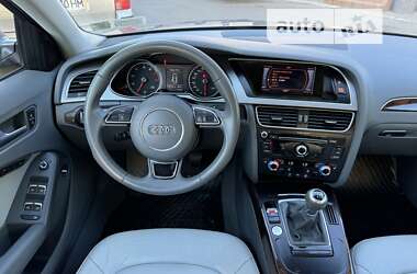 Седан Audi A4 2014 в Луцке