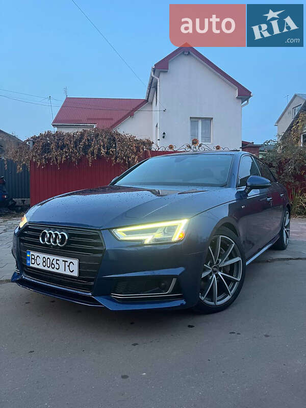 Седан Audi A4 2015 в Львові