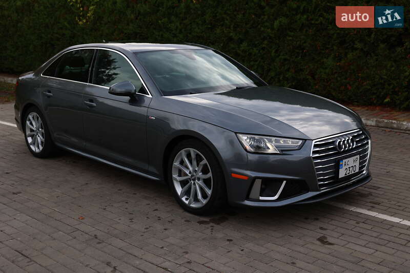 Седан Audi A4 2018 в Луцке