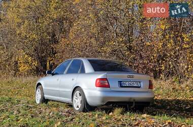 Седан Audi A4 1996 в Львові