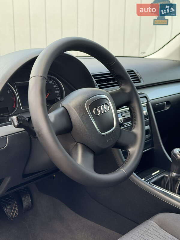 Седан Audi A4 2006 в Виноградове