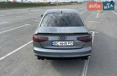 Седан Audi A4 2014 в Львове