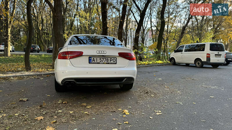 Седан Audi A4 2015 в Виннице