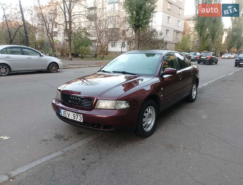 Седан Audi A4 1997 в Києві