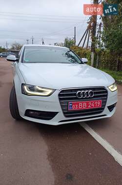 Седан Audi A4 2013 в Коростене