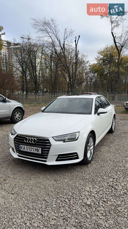 Седан Audi A4 2017 в Киеве